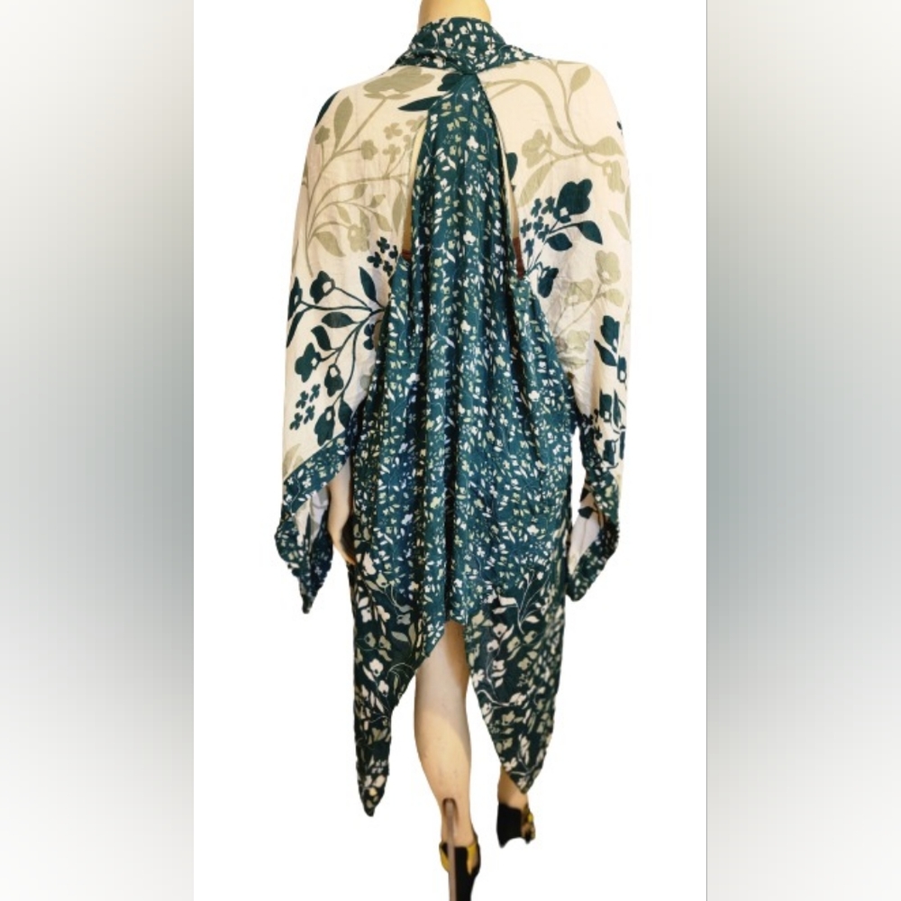 Free People Marley Print Kimono One Size Green and Cream NWT - Picture 6 of 9